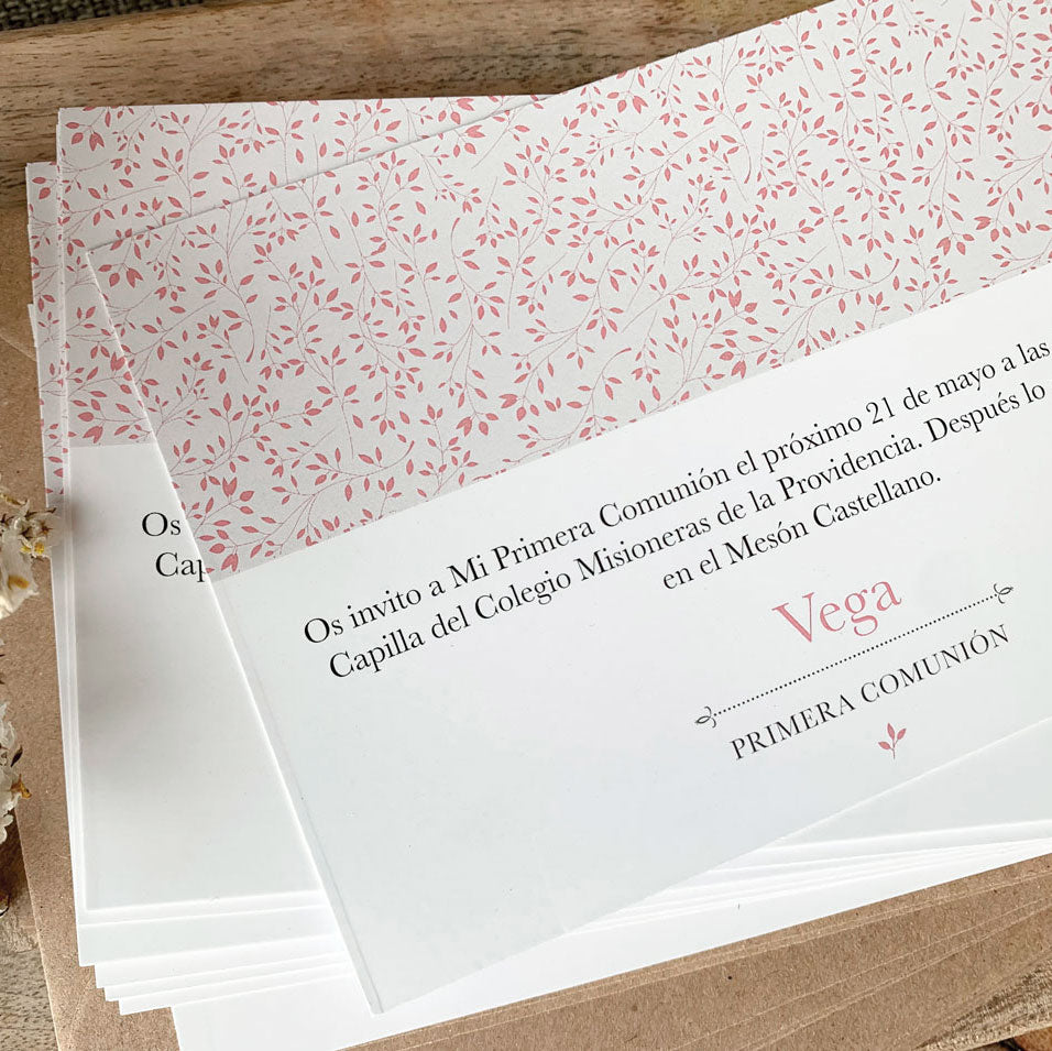 Invitación comunión inicial floral