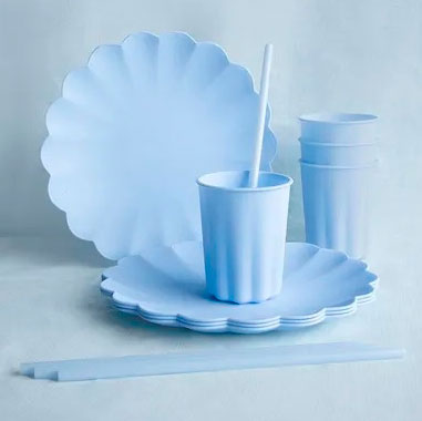 plato de plástico festoneado (4/un)