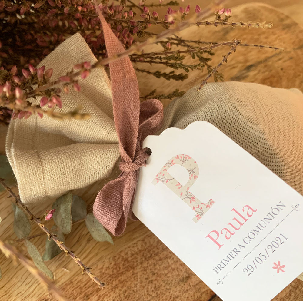 Recordatorio comunión bolsita de lavanda inicial floral