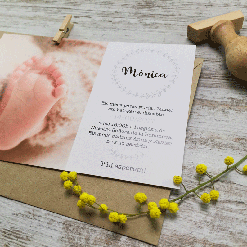 Invitación bautizo " corona hojas"