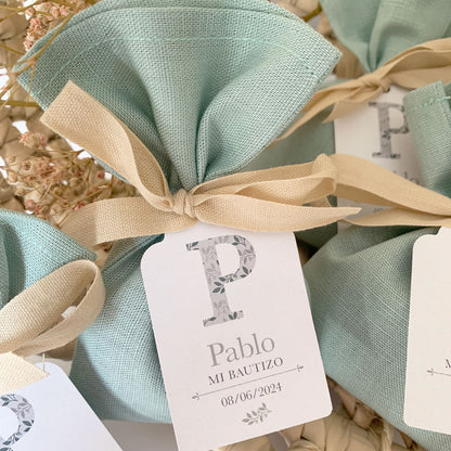 Saquito de lavanda personalizado para bautizo con inicial floral | Detalle para invitados