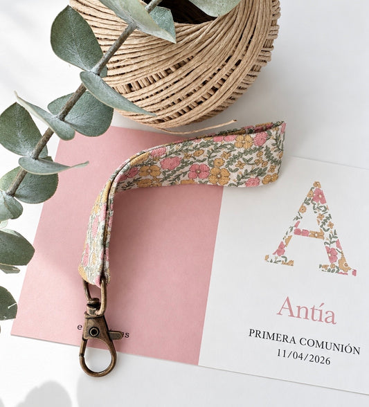 Llavero cinta I inicial floral