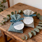 Saquito de lavanda personalizado para bautizo con inicial floral | Detalle para invitados